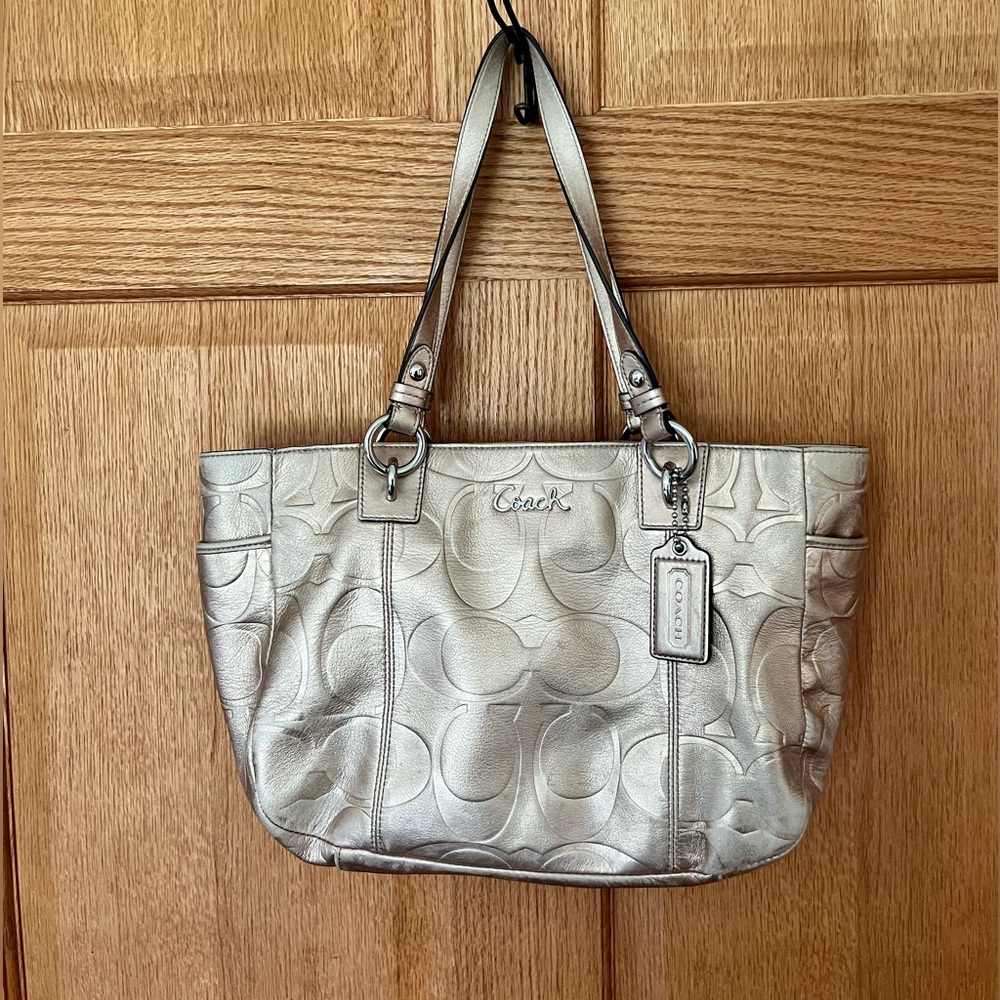 Coach beautiful gold purse